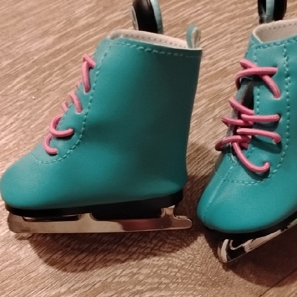 American Girl Turquoise Skates with Pink Laces - Picture 3 of 7